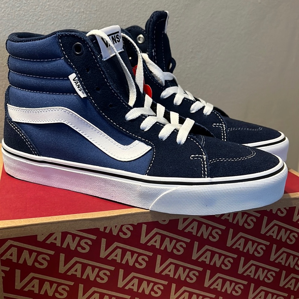 NIB Vans Filmore Hi Top in Navy